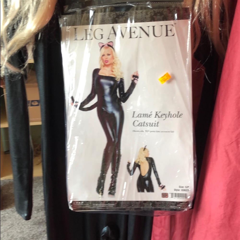 costume and many more in my site
bundle  all you would like make an offer